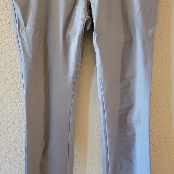 Guess Women's Low‎ Rise Skinny Maxine Fit Size 31 Silver Metallic Super Stretch - Picture 1 of 4